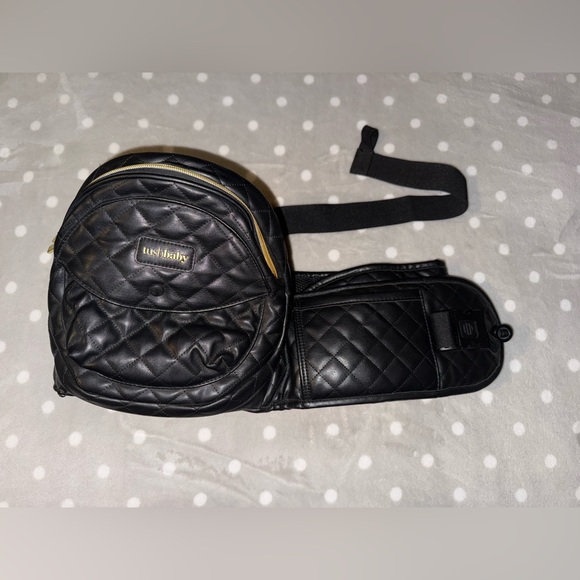 TUSHBABY Vegan Leather Carrier ✨ - Picture 4 of 13